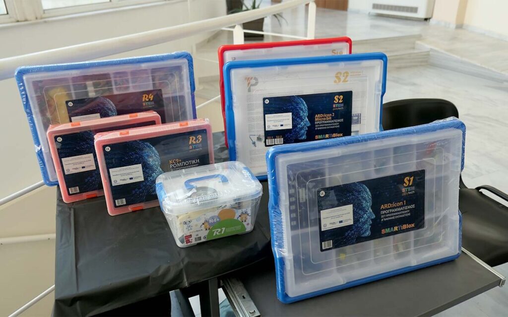 product boxes display